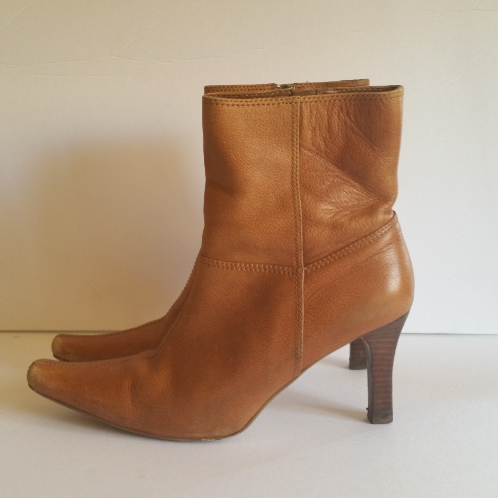 Heeled boots